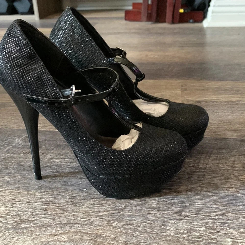 NEW!!!! spaRkle ✨ super sparkly t-strap heels!! - Picture 3 of 8